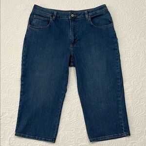 Lee Women’s Blue Jeans Capris Relaxed Fit Mid Rise